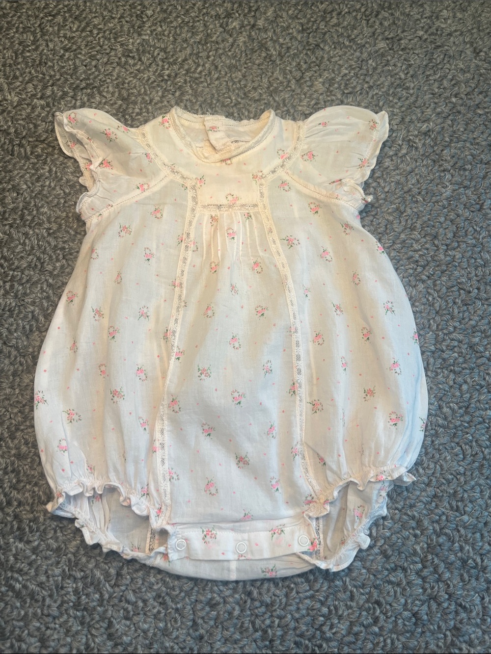 Bonpoint Cream Bubble Romper with Pink Floral Print